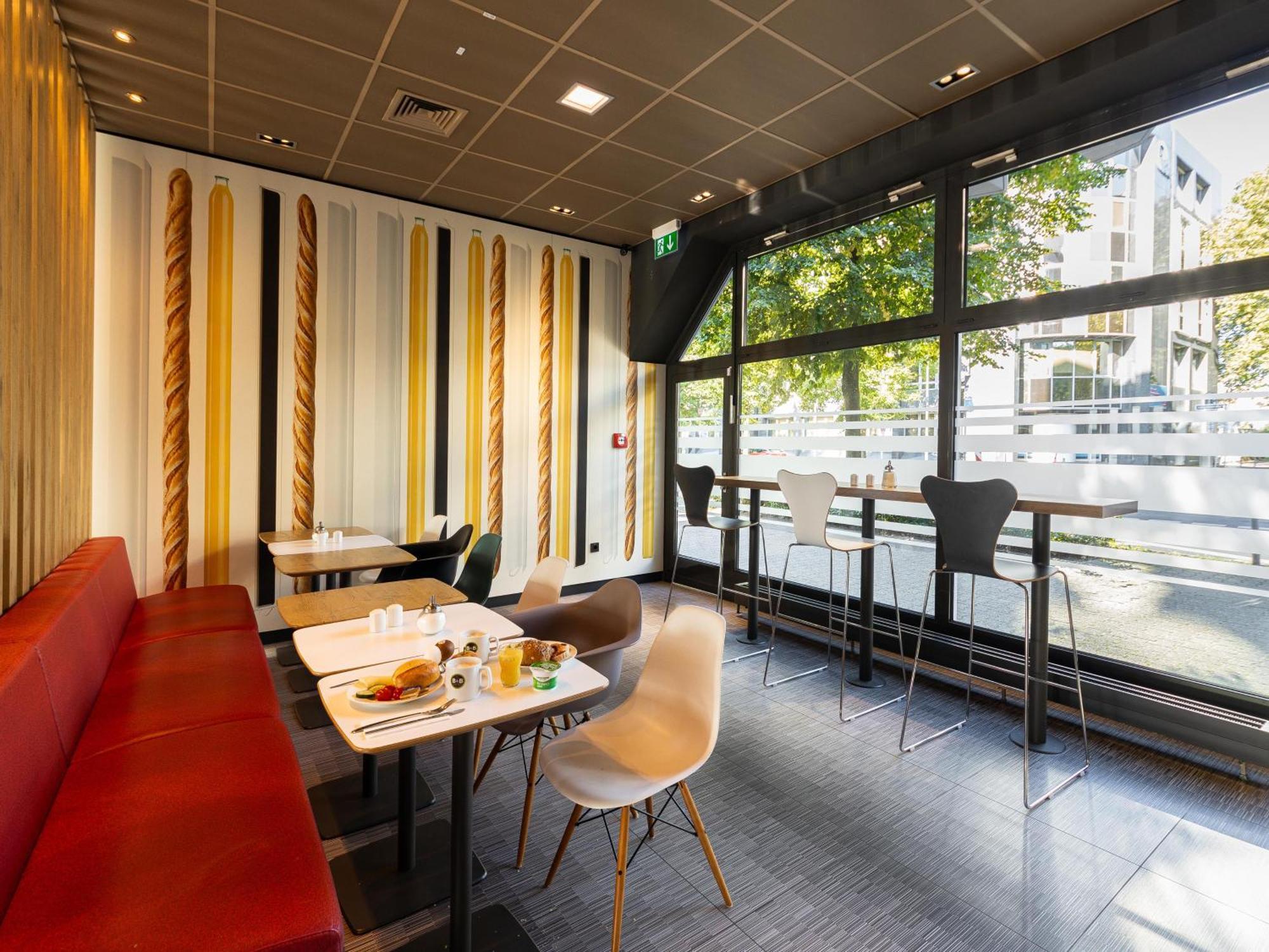 Ibis Hotel 2*